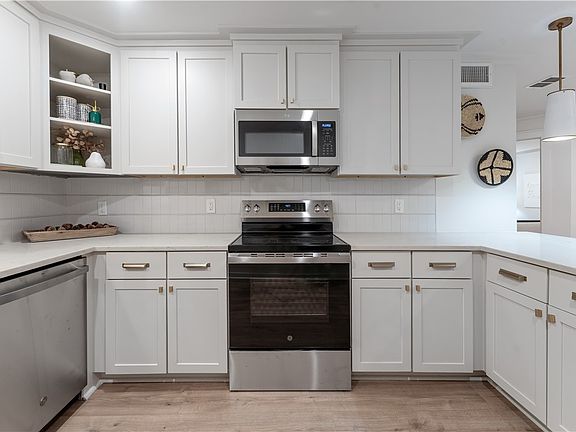 2nd image of 835 N Gay St APT 2