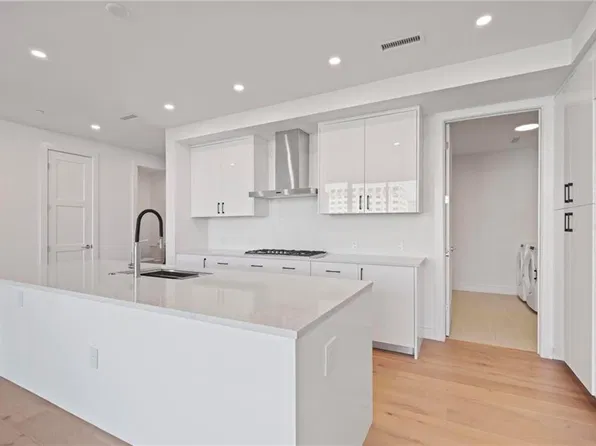 2425 Peachtree Rd, Atlanta, GA