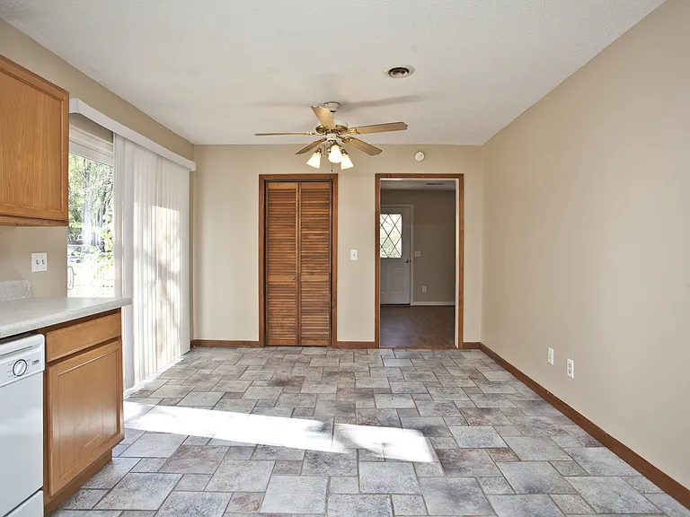 311 Willow Ave — Photo 7