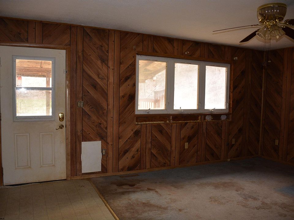 13th image of 801 Harmony Rd