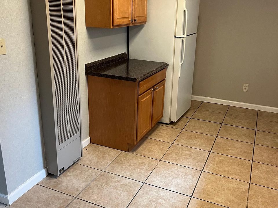 1st image of 2848 Manor Dr #D