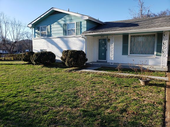 2nd image of 3820 Crouch Dr
