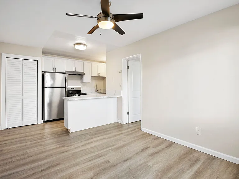 715 Cohasset — Photo 2