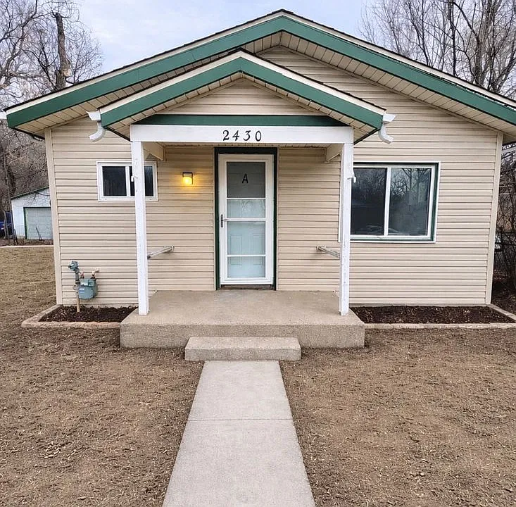 2430 E Monument St #1