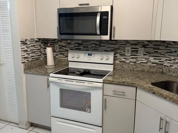 10018 Hammocks Blvd #1015, Miami, FL 33196