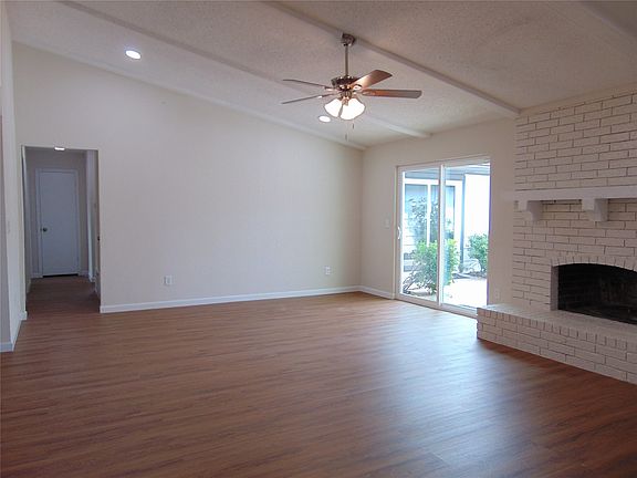 5th image of 3229 Kensington Dr