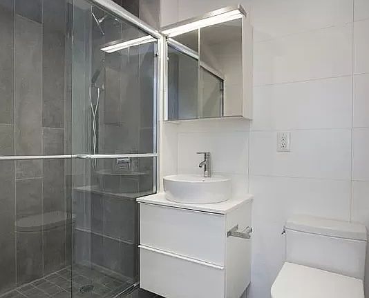 5th image of 316 W 39th St APT 4W