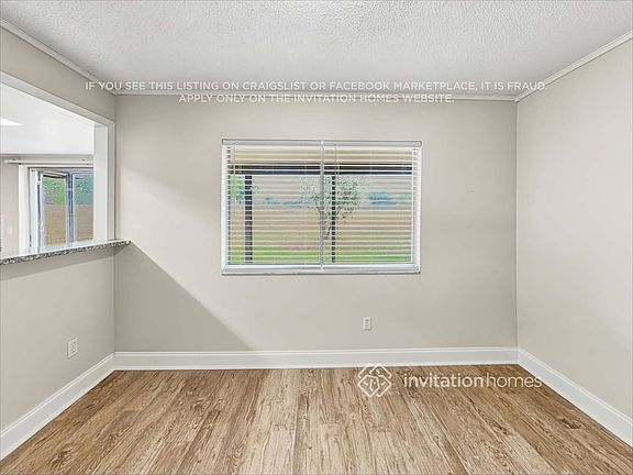 5th image of 1172 La Mesa Ave