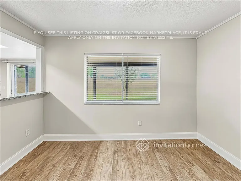 1172 La Mesa Ave — Photo 6