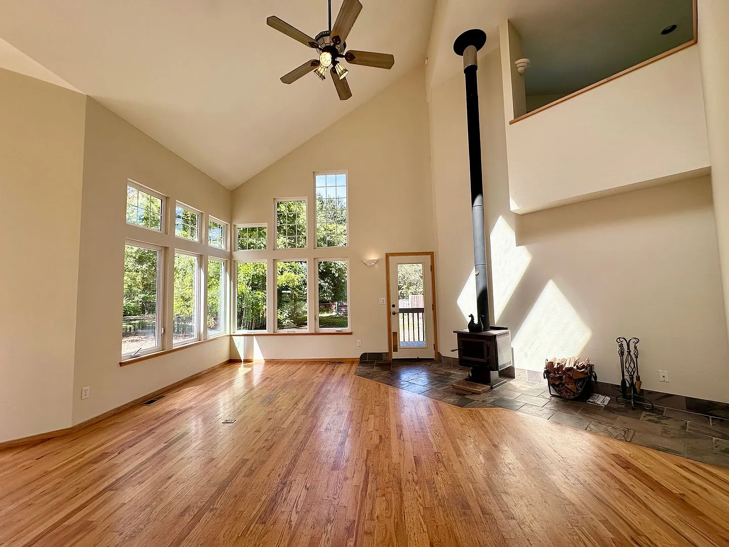 Custom Country Home on Beautiful Acreage — Photo 4