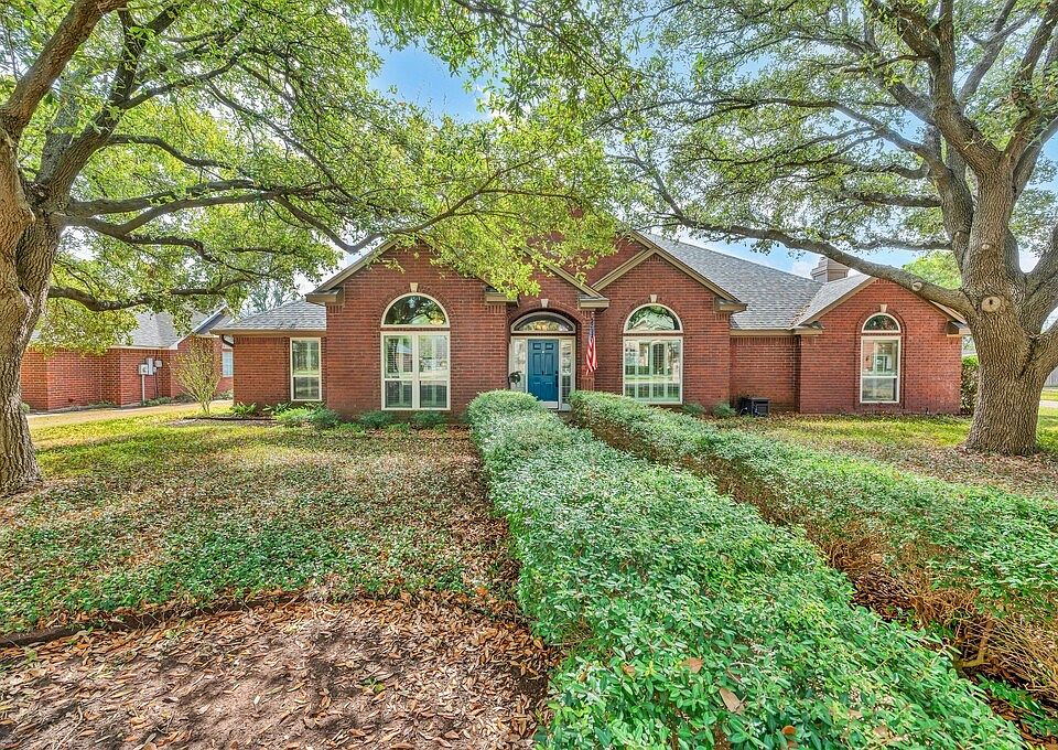 1st image of 10018 Treeline Dr