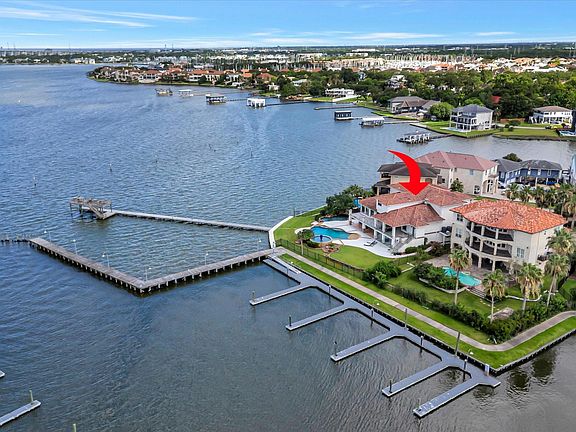 2nd image of 2240 Marina Way