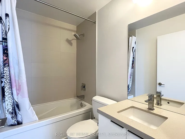 8 Eglinton Ave E #5001 — Photo 13