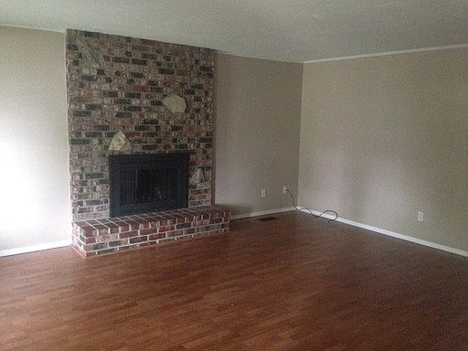4th image of 1611 S Ivy Cir