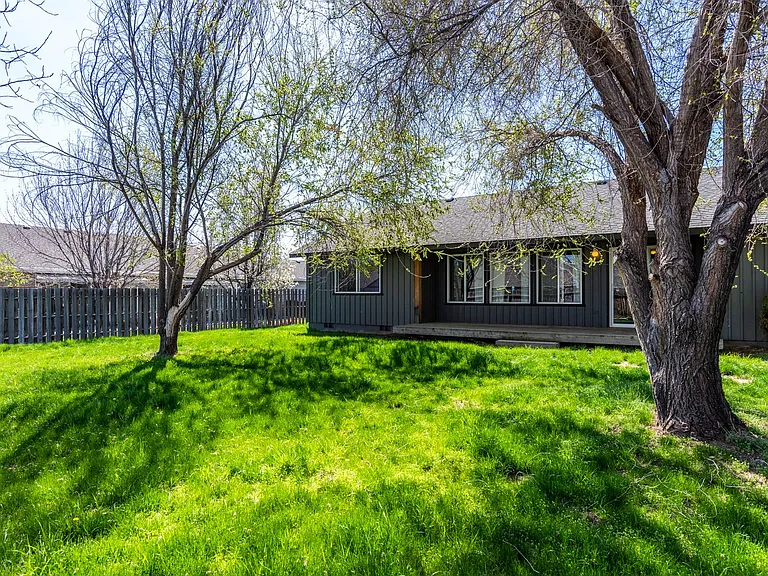 2217 SW Lava Ct — Photo 19