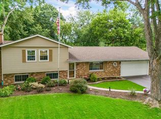 1836 Maple Ln, Dundee, IL 60118