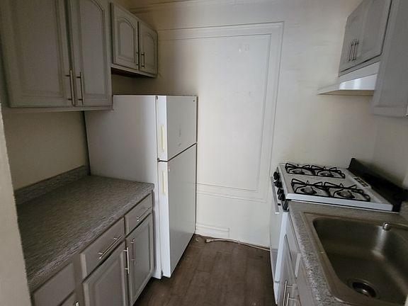3rd image of 932 Carroll St APT 4E