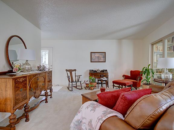 5th image of 4715 Country Club Ln NW APT B1