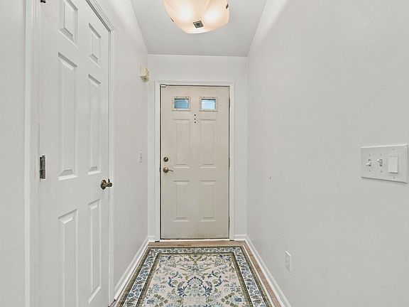 4th image of 317 Passier Ct