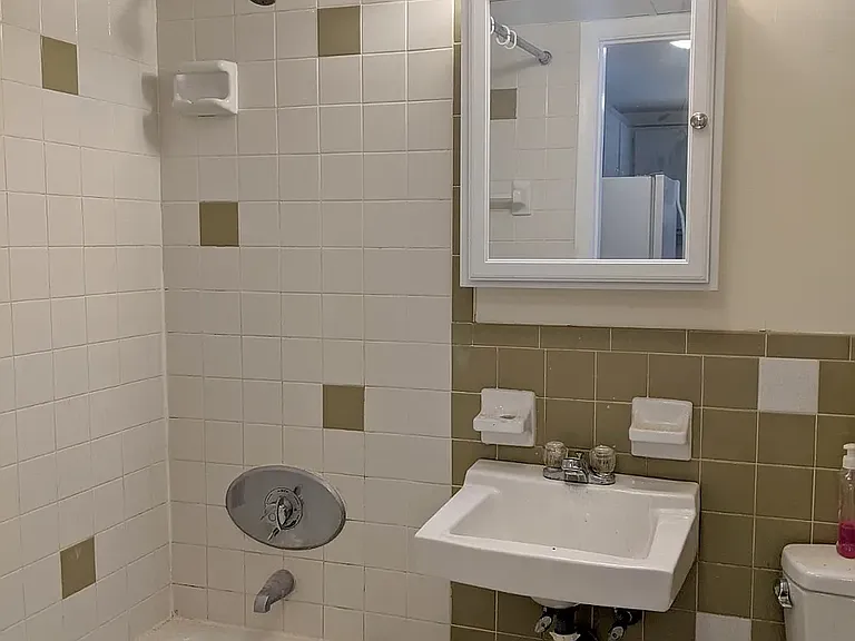 102 Alpine St #6 — Photo 9