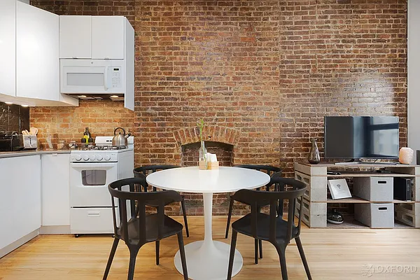 Rented by Oxford Property Group | media 26