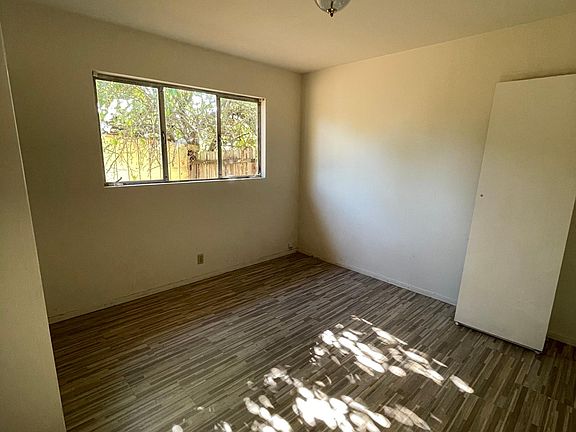 4th image of 214 Sequoia Ave