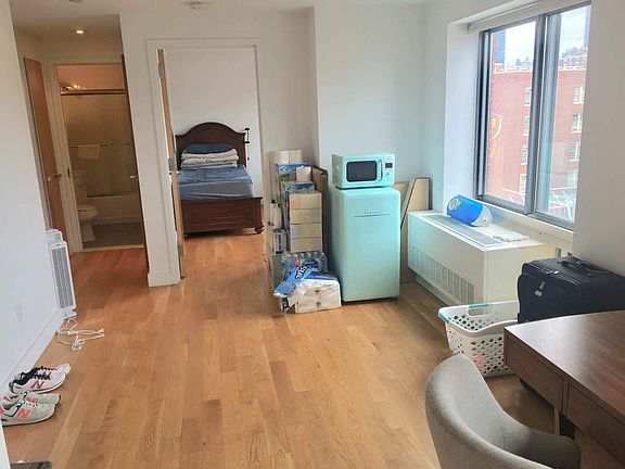5th image of 1677 Lexington Ave APT 8D