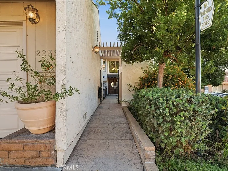 2235 El Capitan Dr — Photo 8