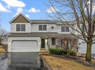 301 Spring Point Dr, Carpentersville, IL 60110