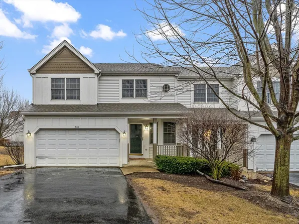 301 Spring Point Dr, Carpentersville, IL 60110