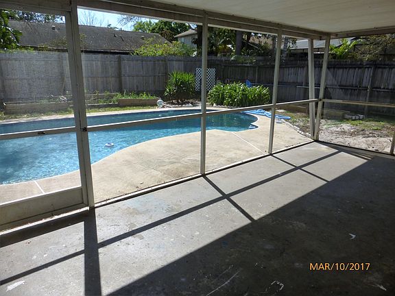 3rd image of 1320 Queen Elaine Dr