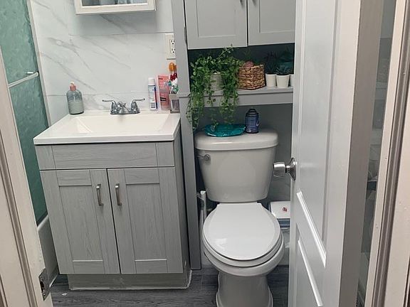 2nd image of 3057 Gunther Ave Floor 2