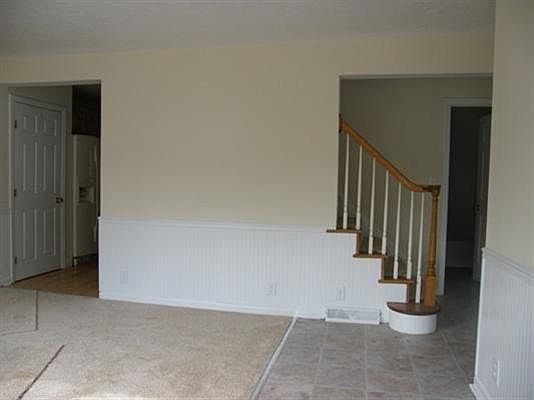3rd image of 133 E Crest Dr