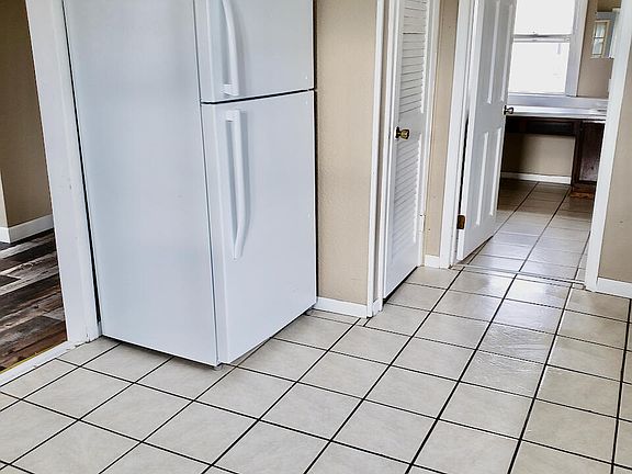 4th image of 2026 Breese Ave