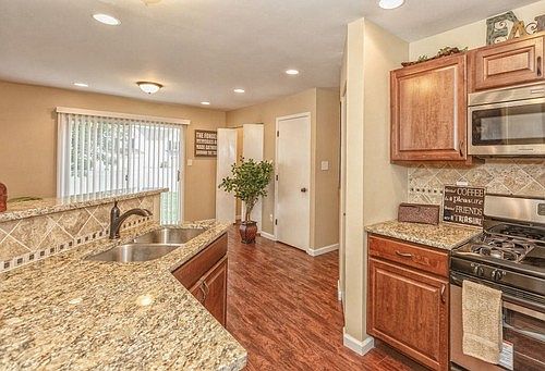 4th image of 1122 Garden Village Dr