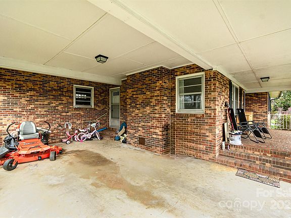4th image of 501 Weaver St