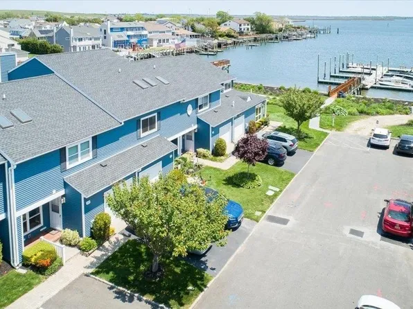 100 Baker Court #107, Island Park, NY 11558