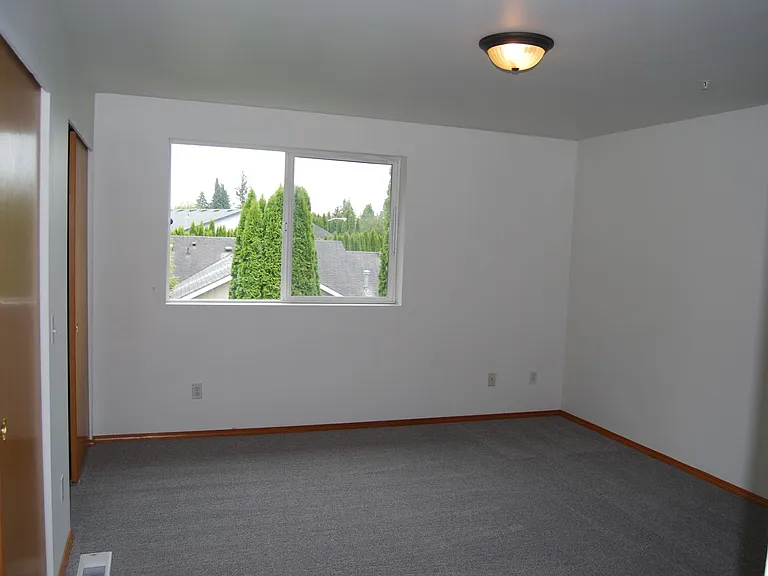 418 17th St SE #6C — Photo 18