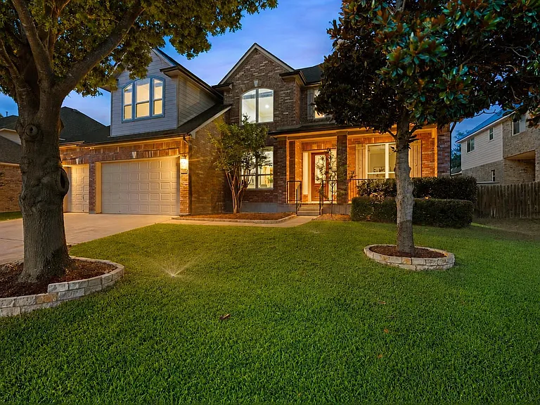 1604 Tahoka Daisy Dr — Photo 3