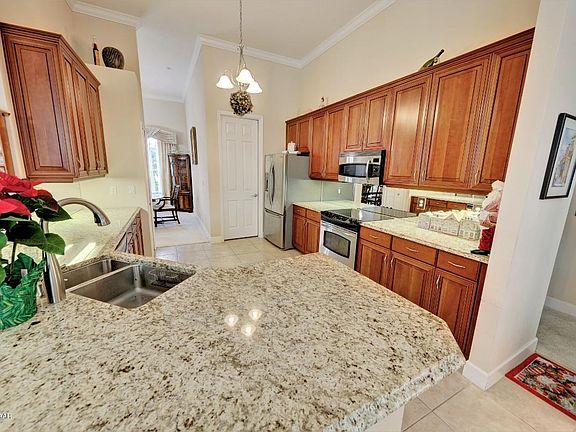 4th image of 1400 Henlow Ln