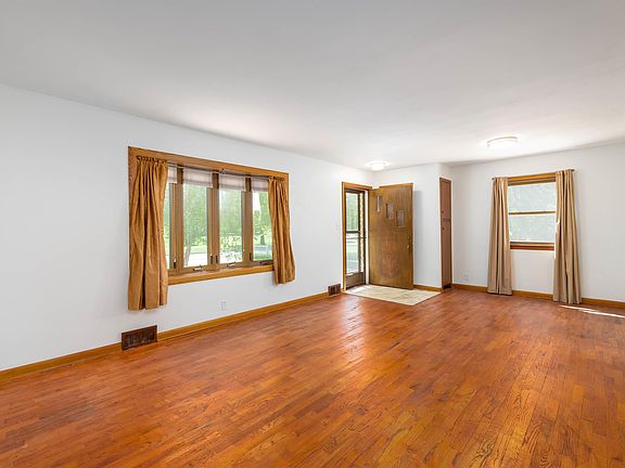 4th image of 306 N Park Dr