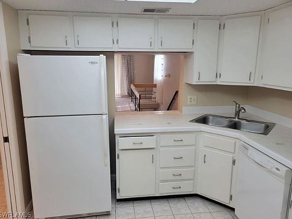 3rd image of 9395 Pennsylvania Ave APT 28