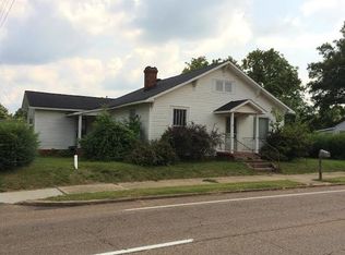 30026 Broad St, Bruceton, TN 38317