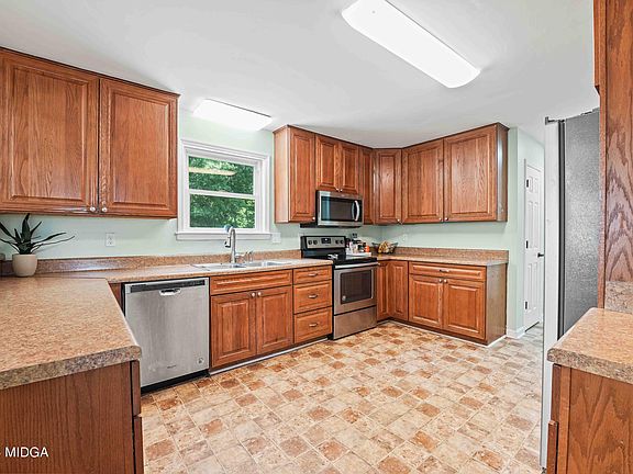 5th image of 886 Plantation Club Dr