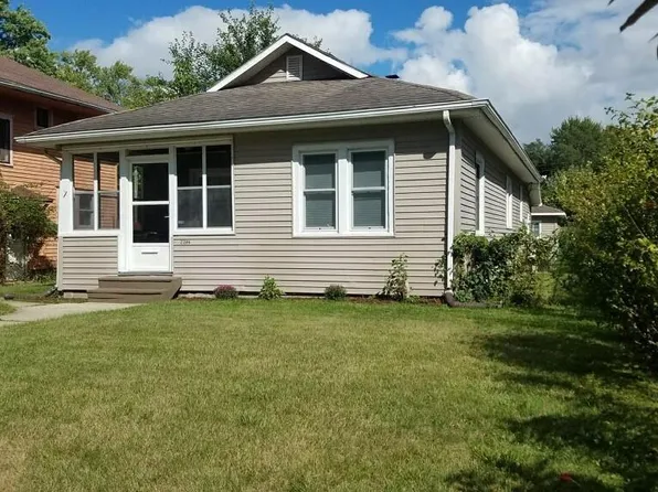 2206 High St, South Bend, IN 46613