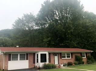 413 Ridgeway Dr, Bluefield, VA 24605