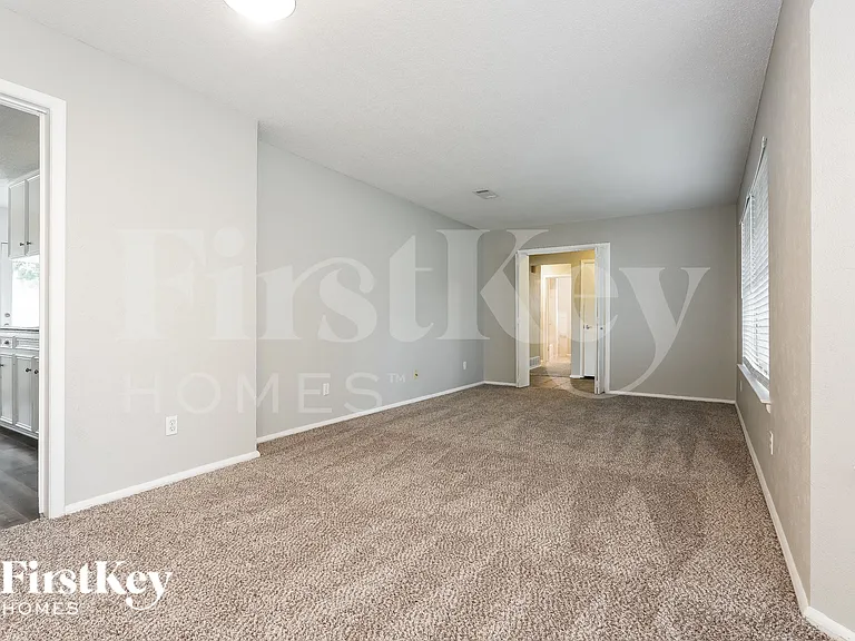 1424 Wreyhill Dr — Photo 9