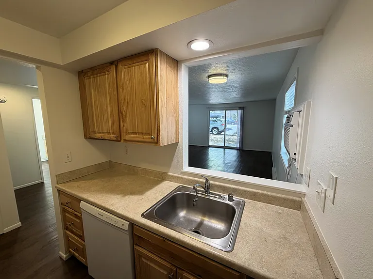 3414 S Grand Blvd #102 — Photo 1