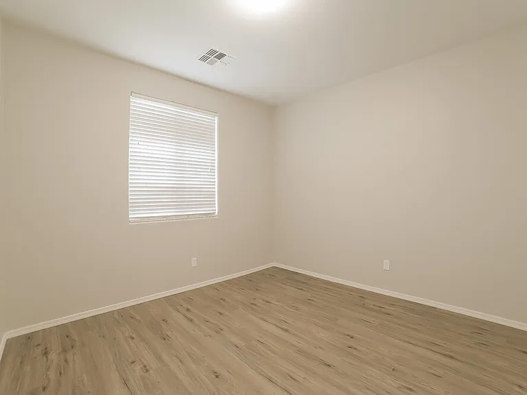 4439 W Apollo Rd — Photo 13