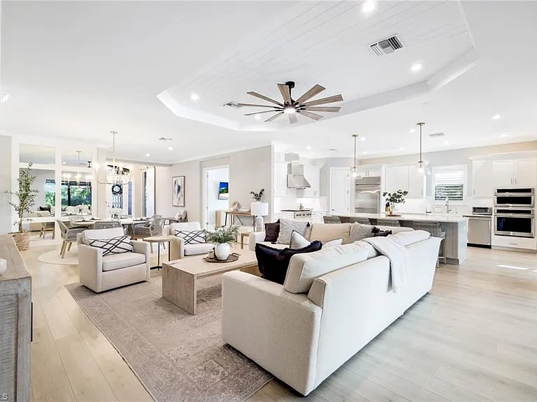 11200 Canal Grande Dr — Photo 3